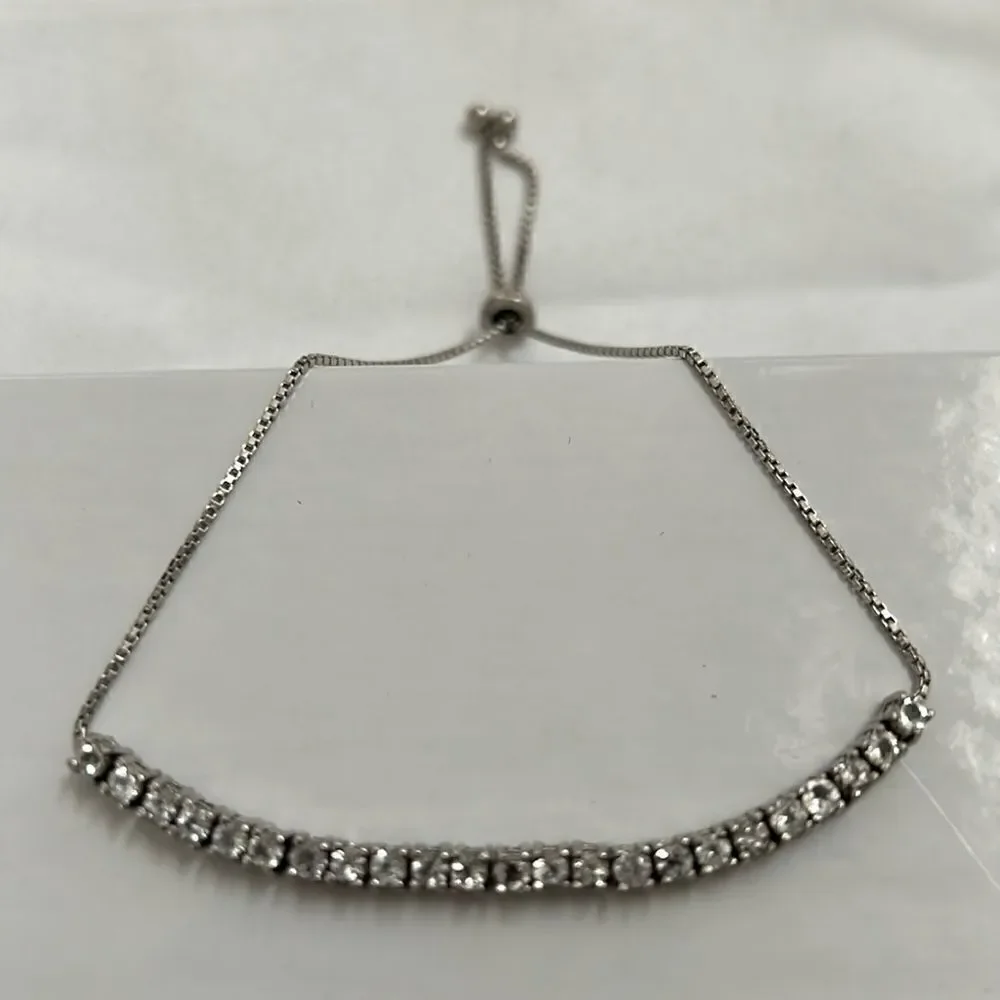 Beautiful diamond like bracelet